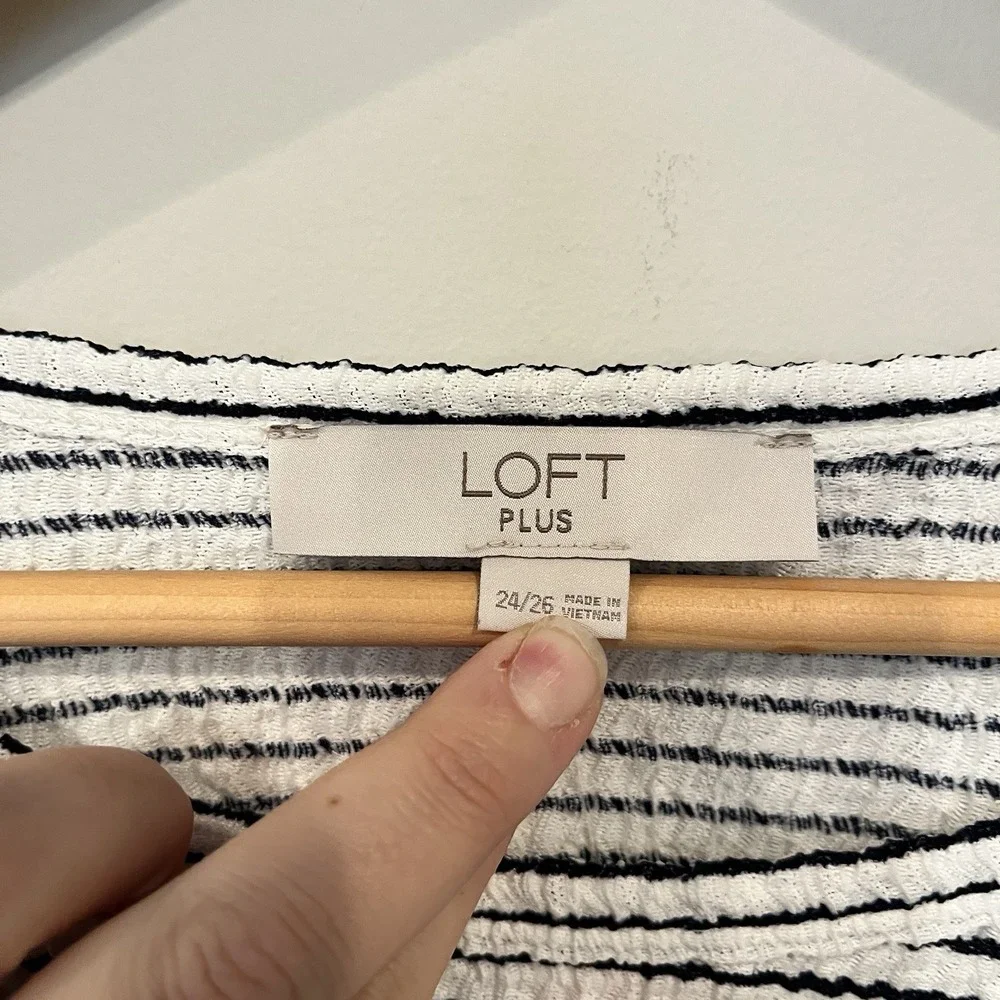 LOFT Plus Size 24 Black White Striped Knit Top Puff Long Sleeve Crew Neck